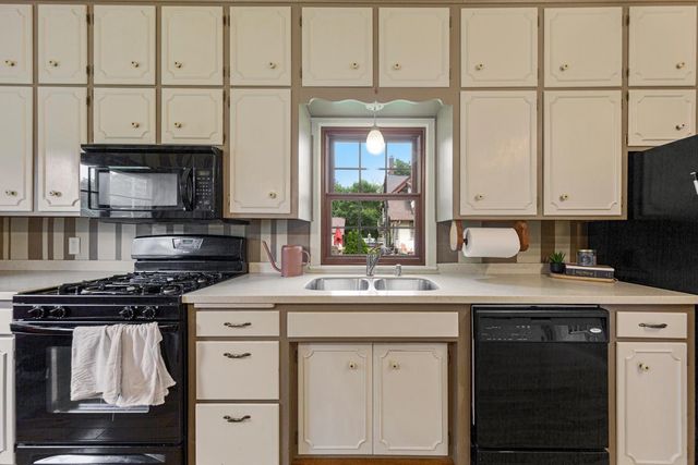 640 4th Avenue SW, Faribault, MN 55021