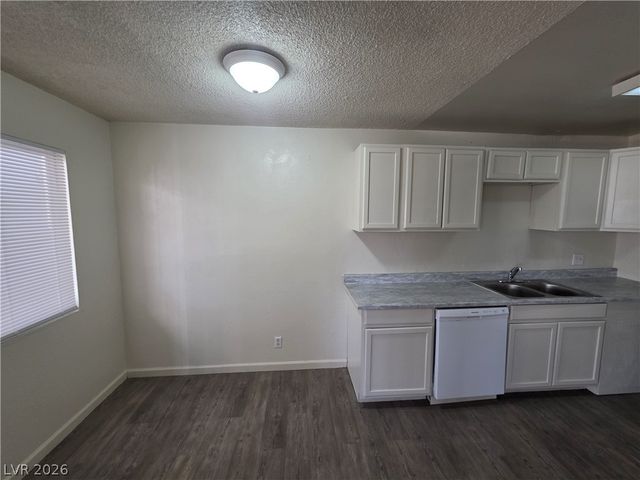 304 Orland Street 39, Las Vegas, NV 89107