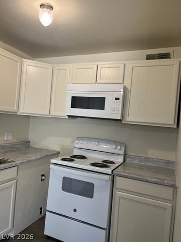 304 Orland Street 39, Las Vegas, NV 89107