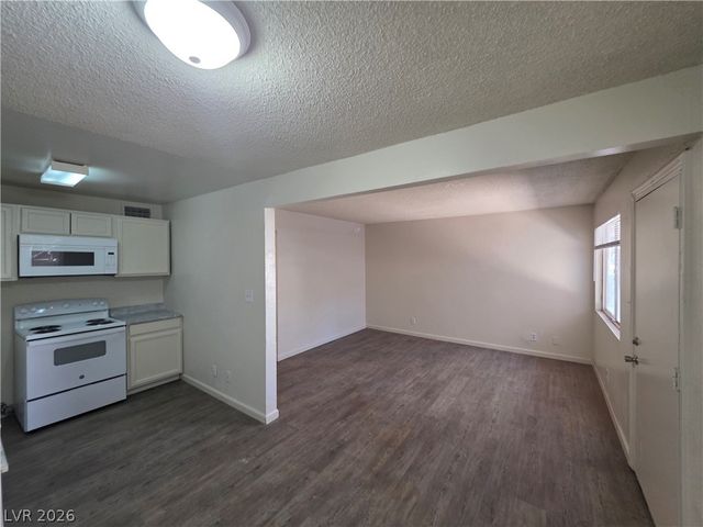 304 Orland Street 39, Las Vegas, NV 89107