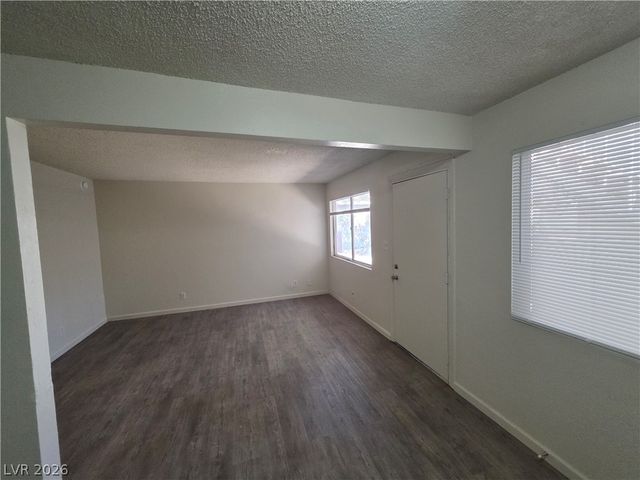 304 Orland Street 39, Las Vegas, NV 89107