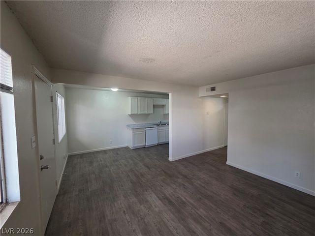 304 Orland Street 39, Las Vegas, NV 89107