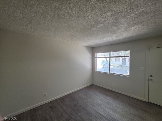 304 Orland Street 39, Las Vegas, NV 89107