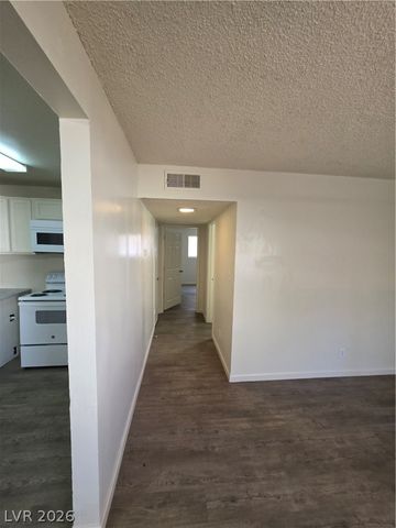 304 Orland Street 39, Las Vegas, NV 89107