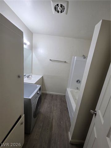 304 Orland Street 39, Las Vegas, NV 89107