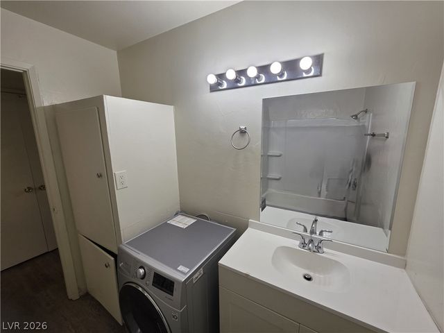 304 Orland Street 39, Las Vegas, NV 89107