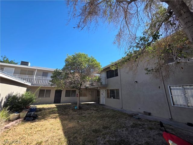304 Orland Street 39, Las Vegas, NV 89107