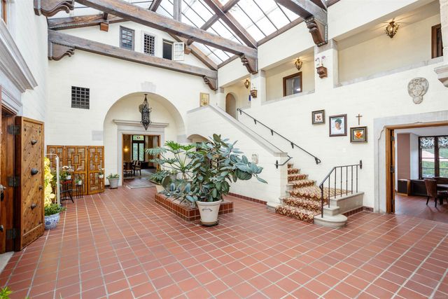 189 Cloverly Road, Grosse Pointe Farms, MI 48236