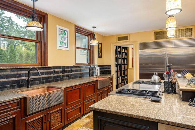 189 Cloverly Road, Grosse Pointe Farms, MI 48236