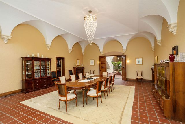 189 Cloverly Road, Grosse Pointe Farms, MI 48236