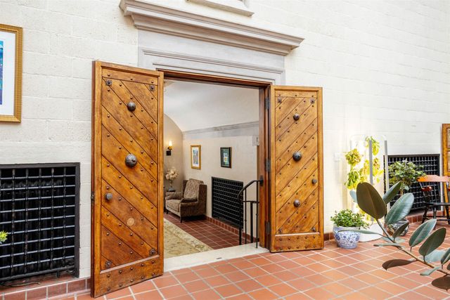 189 Cloverly Road, Grosse Pointe Farms, MI 48236