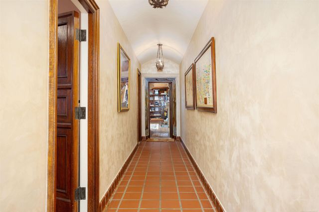 189 Cloverly Road, Grosse Pointe Farms, MI 48236