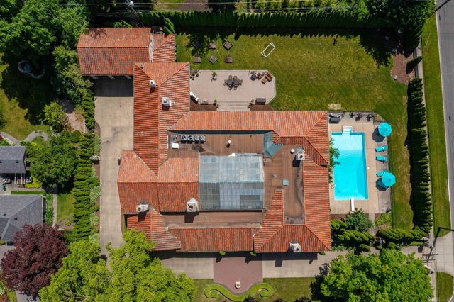 189 Cloverly Road, Grosse Pointe Farms, MI 48236