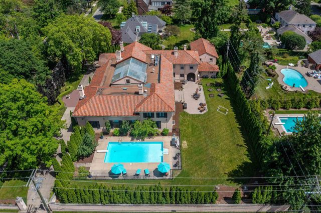 189 Cloverly Road, Grosse Pointe Farms, MI 48236