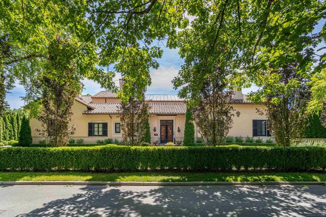 189 Cloverly Road, Grosse Pointe Farms, MI 48236