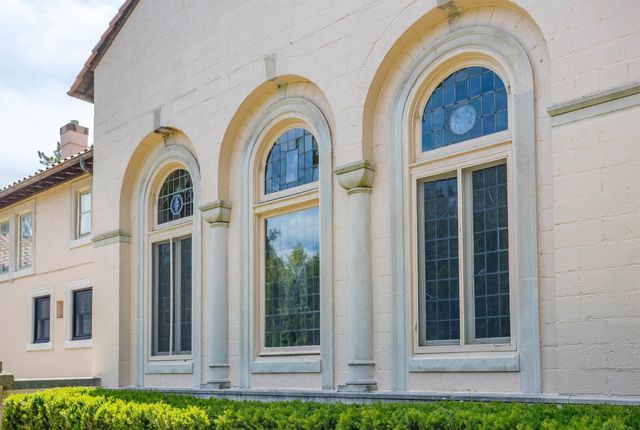 189 Cloverly Road, Grosse Pointe Farms, MI 48236