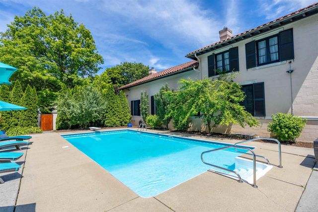 189 Cloverly Road, Grosse Pointe Farms, MI 48236