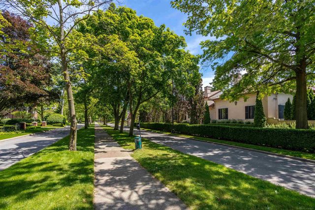 189 Cloverly Road, Grosse Pointe Farms, MI 48236