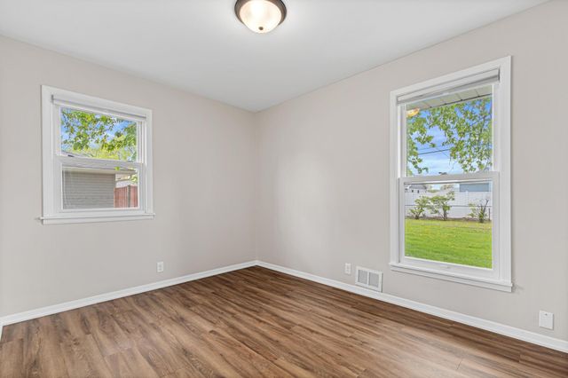 10200 4th Avenue S, Bloomington, MN 55420