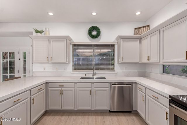 3297 E MAYBERRY Avenue, Gilbert, AZ 85297