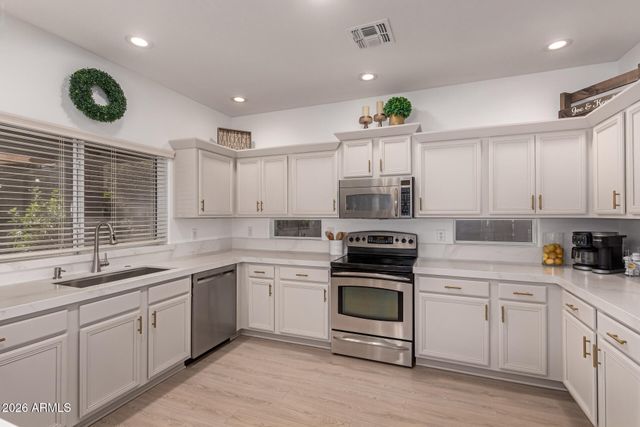 3297 E MAYBERRY Avenue, Gilbert, AZ 85297