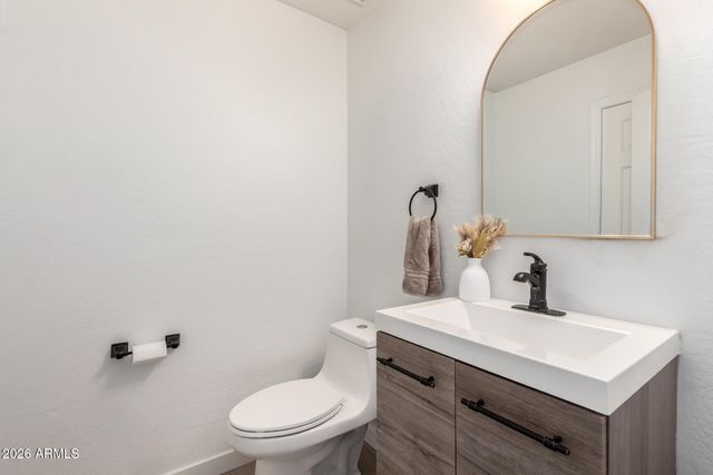 3297 E MAYBERRY Avenue, Gilbert, AZ 85297