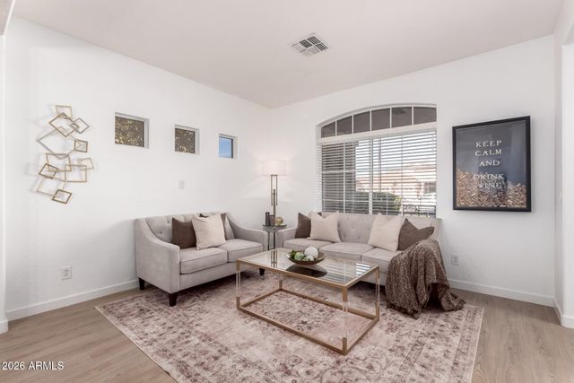 3297 E MAYBERRY Avenue, Gilbert, AZ 85297