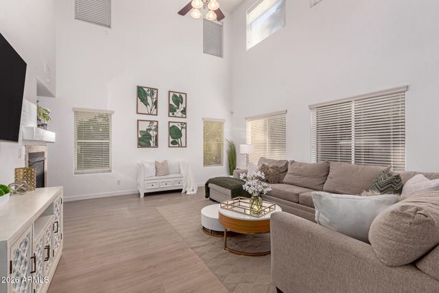 3297 E MAYBERRY Avenue, Gilbert, AZ 85297