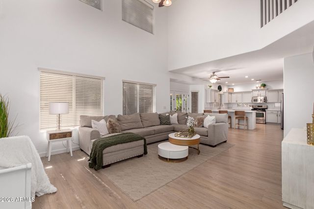 3297 E MAYBERRY Avenue, Gilbert, AZ 85297