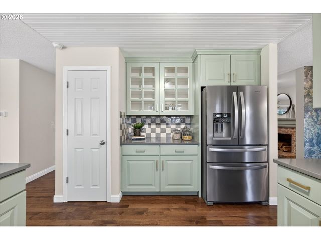 4153 CALAROGA Cir, West Linn, OR 97068