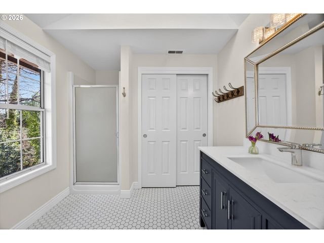 4153 CALAROGA Cir, West Linn, OR 97068