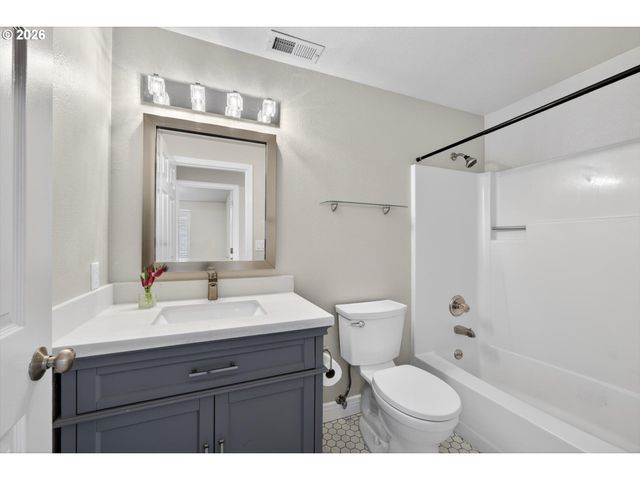 4153 CALAROGA Cir, West Linn, OR 97068