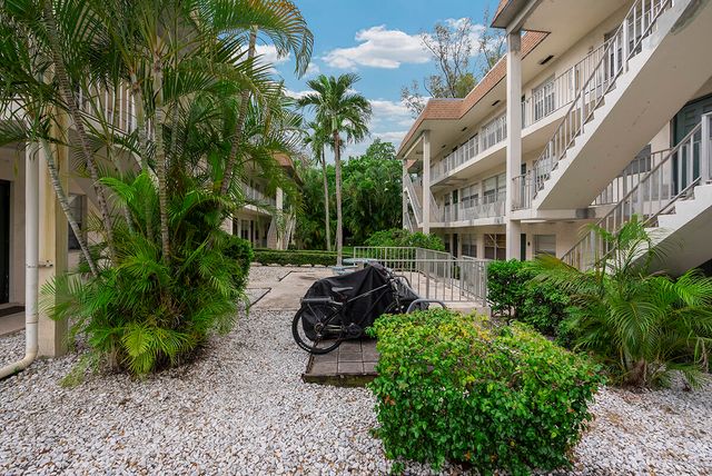 340 NW 19th Street 308, Boca Raton, FL 33432