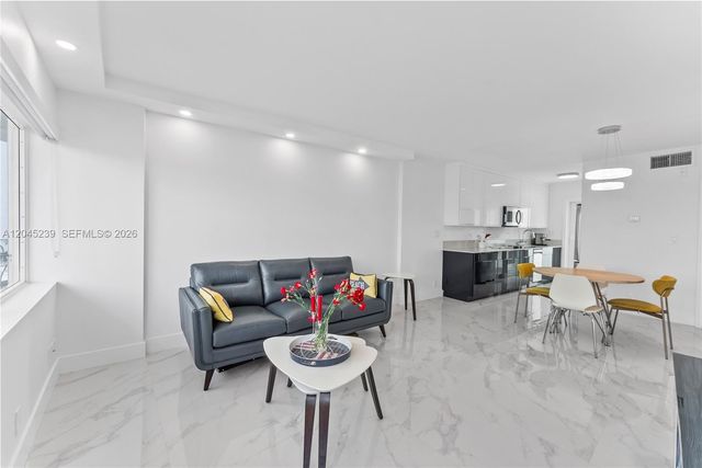 3250 NE 28th St 403, Fort Lauderdale, FL 33308