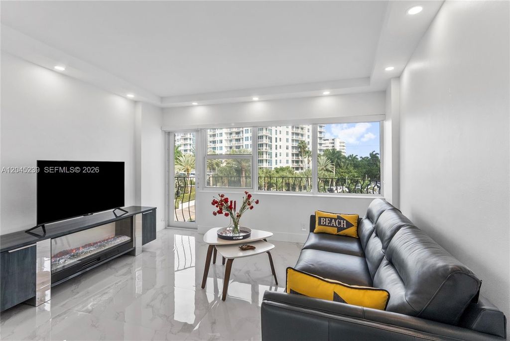 3250 NE 28th St 403, Fort Lauderdale, FL 33308