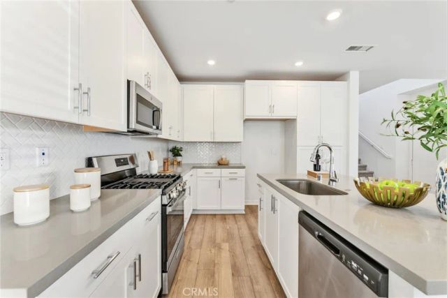 4044 Shada Lane, Corona, CA 92883