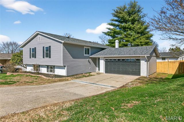 242 Berlekamp Drive, St Charles, MO 63303