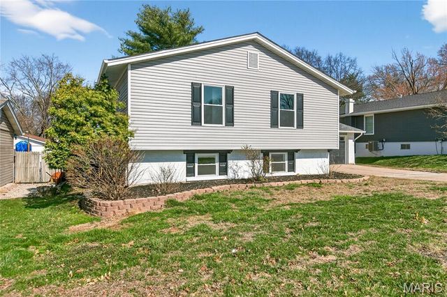 242 Berlekamp Drive, St Charles, MO 63303