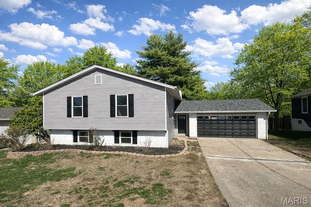 242 Berlekamp Drive, St Charles, MO 63303