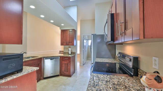 6171 Sabal Point Circle, Port Orange, FL 32128