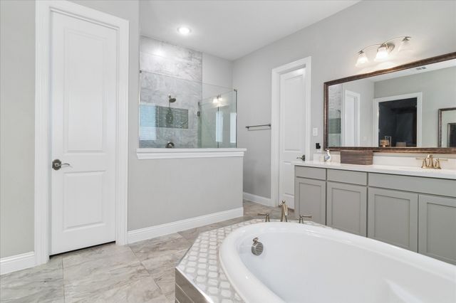 2800 Monument Court, Heath, TX 75126