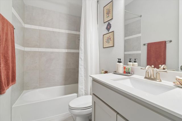 2800 Monument Court, Heath, TX 75126