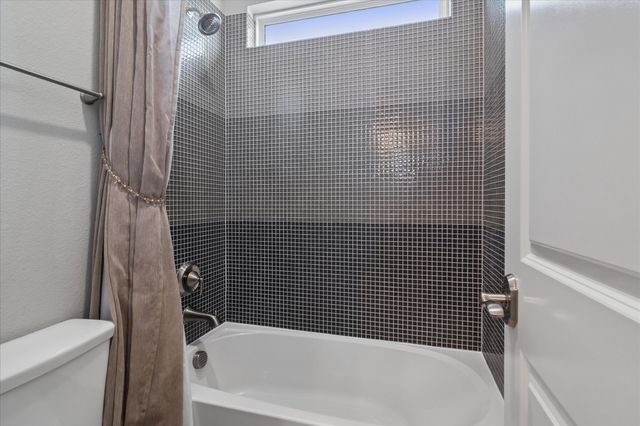 2800 Monument Court, Heath, TX 75126