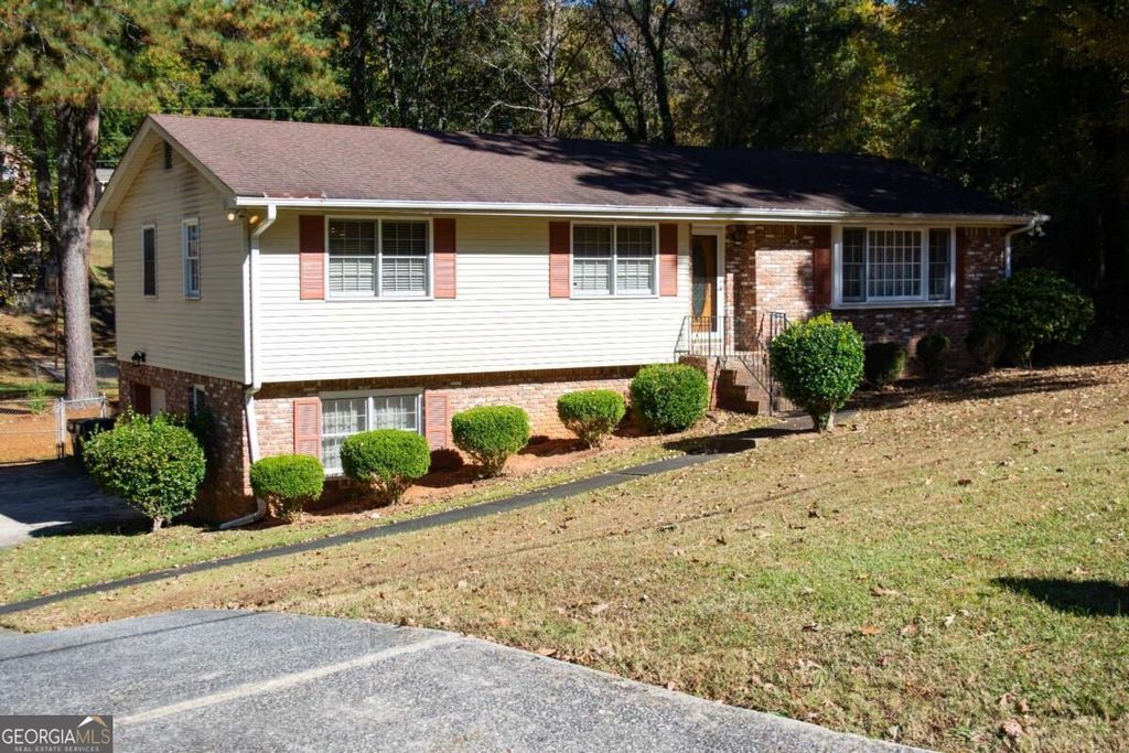2719 Waleska Way, East Point, GA 30344