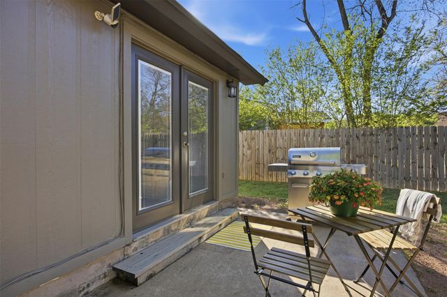 3200 Spaniel DR, Austin, TX 78759