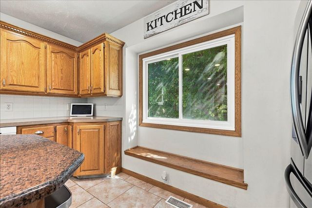4106 BRIARWOOD Drive, Council Bluffs, IA 51503