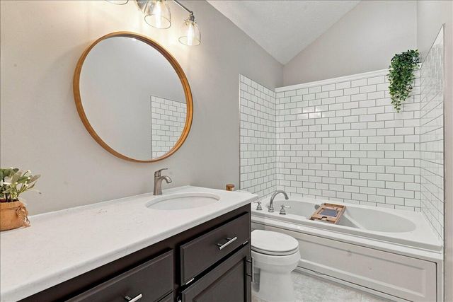 4106 BRIARWOOD Drive, Council Bluffs, IA 51503
