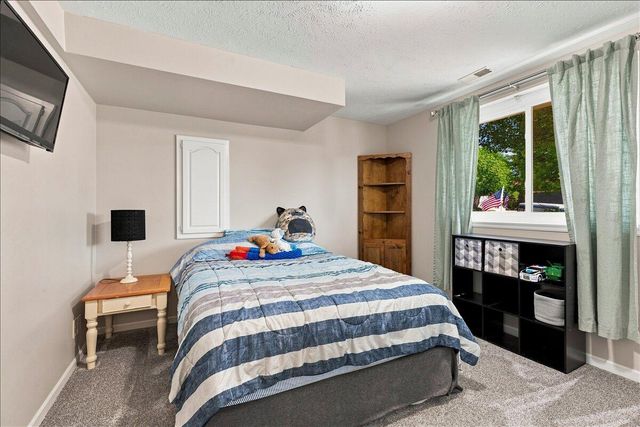 4106 BRIARWOOD Drive, Council Bluffs, IA 51503