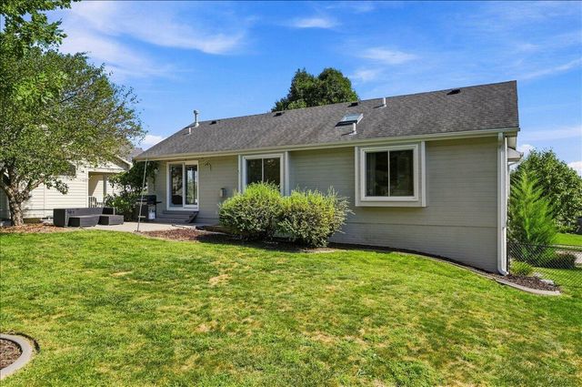 4106 BRIARWOOD Drive, Council Bluffs, IA 51503