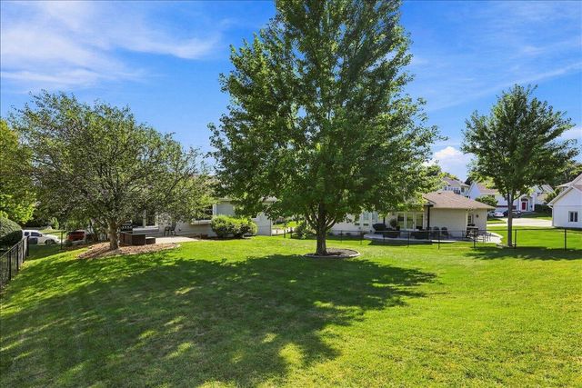 4106 BRIARWOOD Drive, Council Bluffs, IA 51503